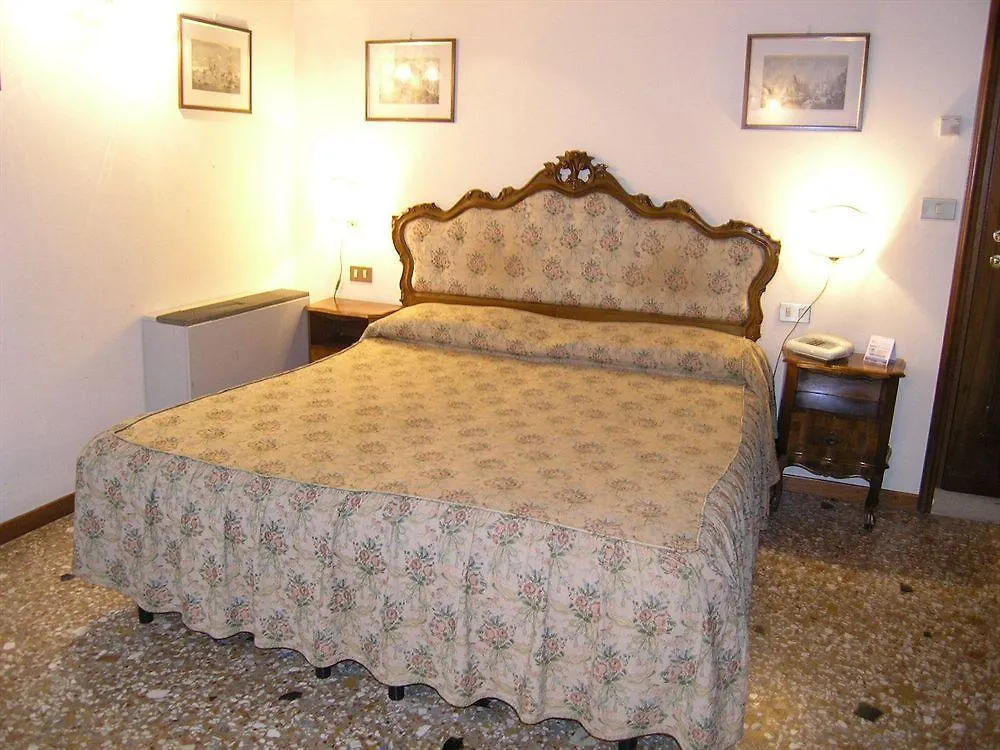 Hotel Scandinavia - Relais Venise