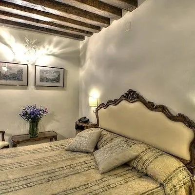 Hotel Scandinavia - Relais Venedik 3*,