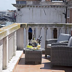 Palazzo Barocci Отель