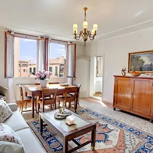 Apartment Canale